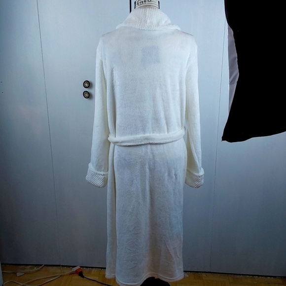 Secret Treasures- Womens White Plush Butter Soft Textured Spa Robe New!Sz.L/XL - Picture 6 of 9